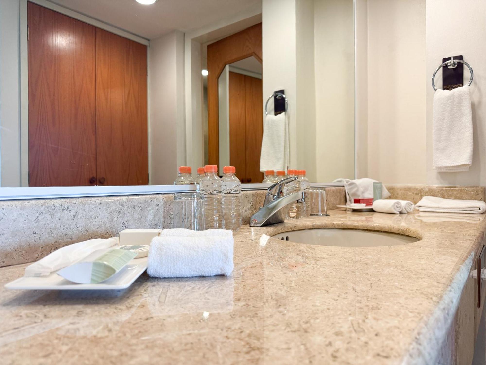 Courtyard By Marriott Villahermosa Tabasco Экстерьер фото